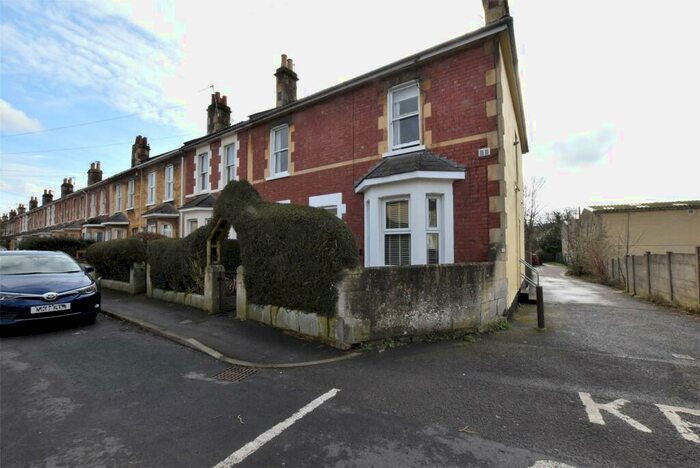 2 Bedroom Apartment To Rent In Locksbrook Road, Bath, Somerset, BA1
