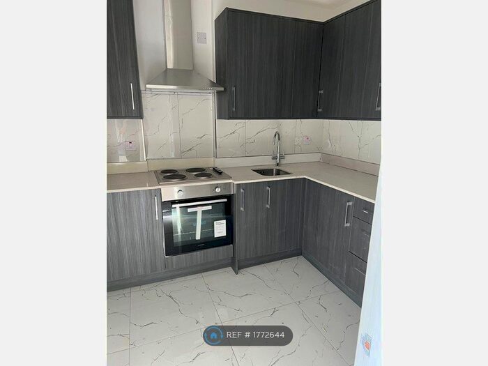 1 Bedroom Flat To Rent In High Street, Grays, RM17