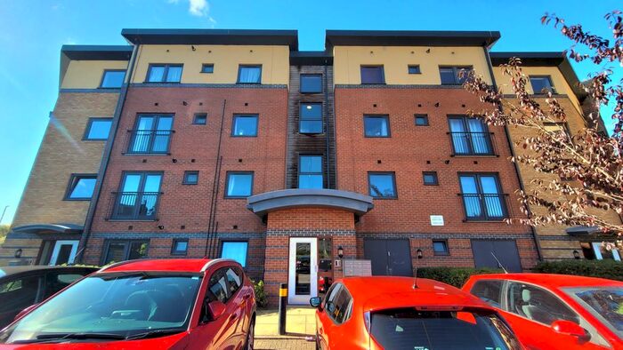 2 Bedroom Flat To Rent In Raven Close, Watford, WD18