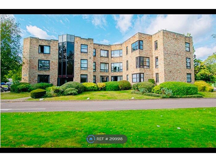 2 Bedroom Flat To Rent In Manhattan Drive, Cambridge, CB4