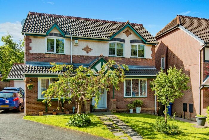 4 Bedroom Detached House For Sale In Wells Fold Close, Clayton-Le-Woods, Chorley, Lancashire, PR6