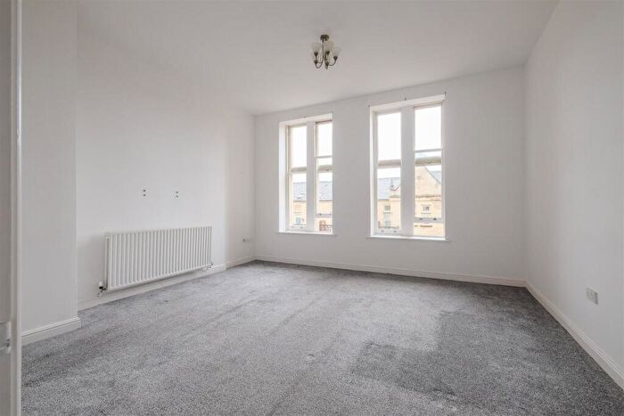 2 Bedroom Apartment To Rent In Bramwell Way, Halifax, HX1