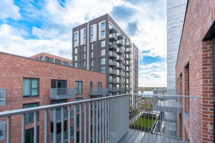 2 Bedroom Flat To Rent In Samara Drive, Southall, UB1