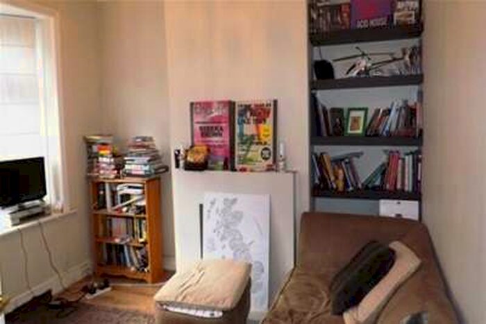 2 Bedroom Flat To Rent In Carr Road, Lloyd Park, Walthamstow E17