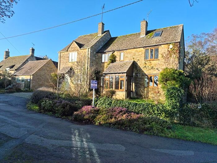 3 Bedroom Semi-Detached House To Rent In Orchard Ground, Chipping Norton, OX7