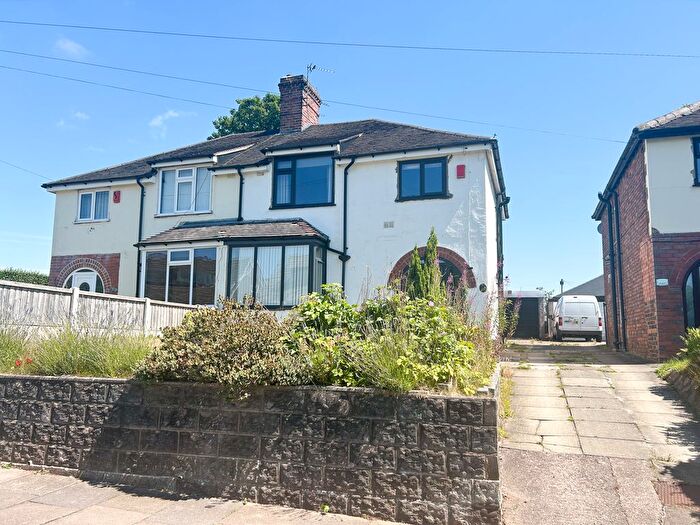 3 Bedroom Semi-Detached House To Rent In Trent Valley Road, Penkhull, Stoke-On-Trent, ST4