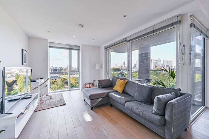 2 Bedroom Flat For Sale In Pilot Walk, Greenwich, London, SE10