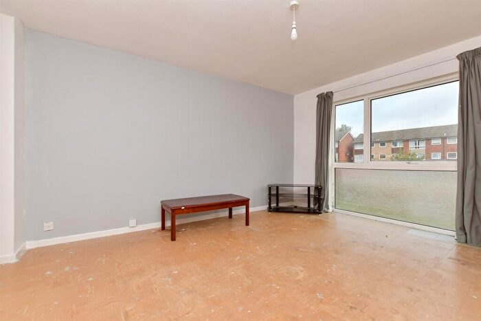 1 Bedroom Apartment For Sale In Abbotsleigh Close, Sutton, Surrey, SM2