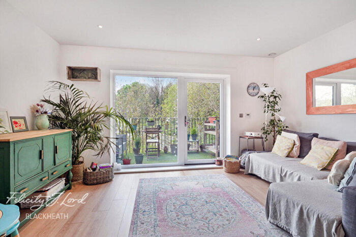 2 Bedroom Apartment For Sale In Brumwell Avenue, London, SE18