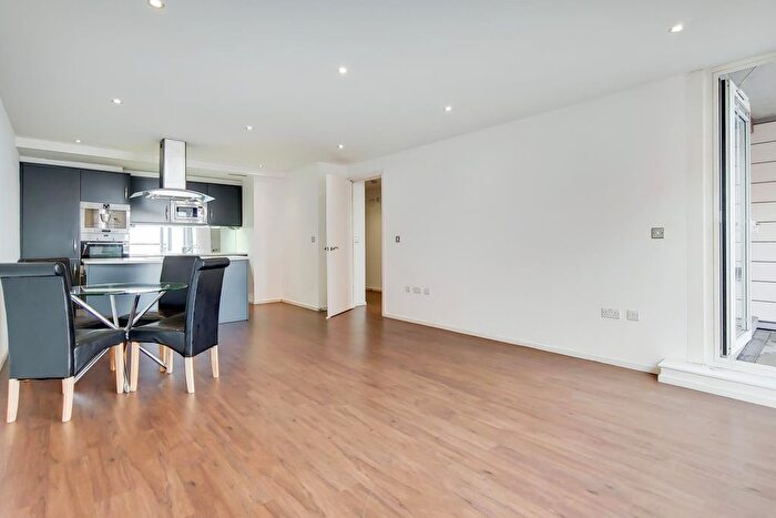 2 Bedroom Flat For Sale In The Oxygen, Royal Victoria Dock, E16