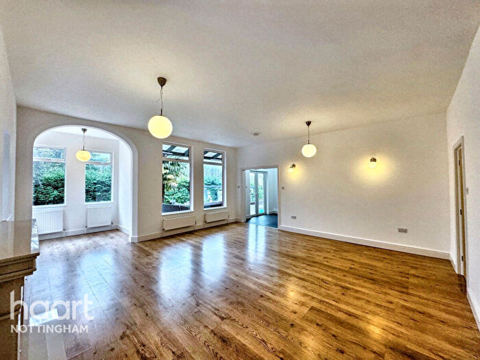 3 Bedroom Apartment For Sale In Magdala Road, Nottingham, NG3