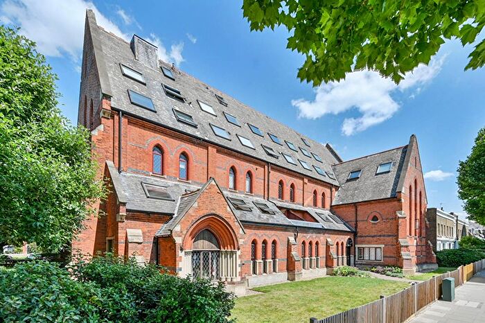 3 Bedroom Flat To Rent In St. Mary's Court, Chiswick, London, W6