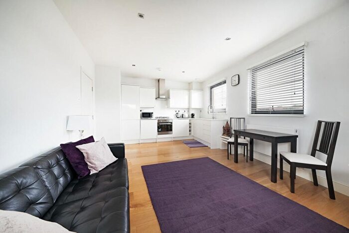2 Bedroom Flat For Sale In Hemstal Road, West Hampstead, NW6