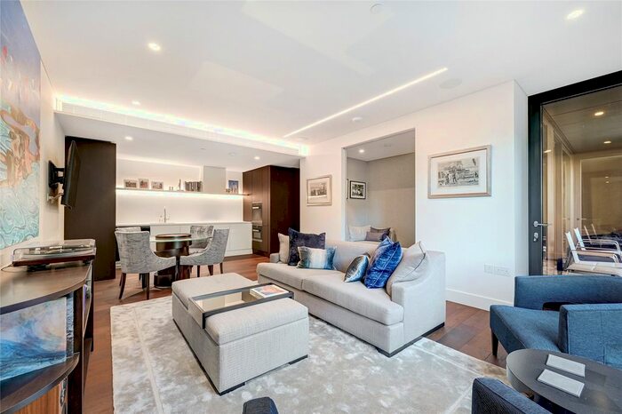 2 Bedroom Flat To Rent In Rathbone Place, London, W1T