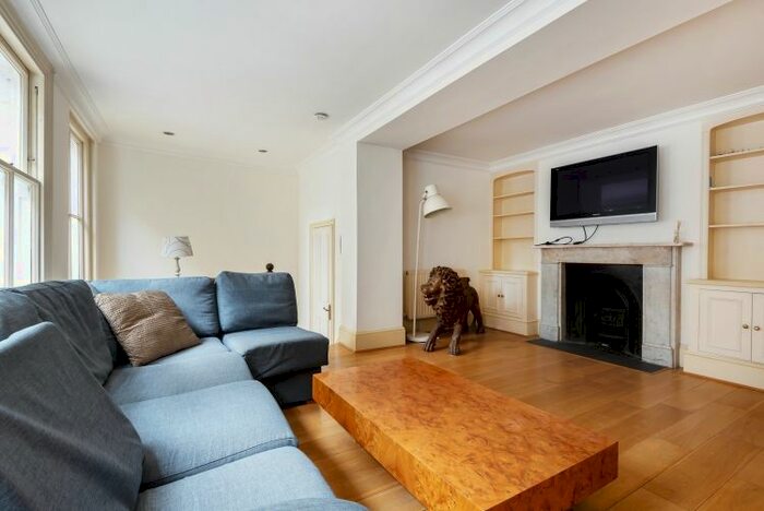 2 Bedroom Flat To Rent In Avonmore Road, London, W14