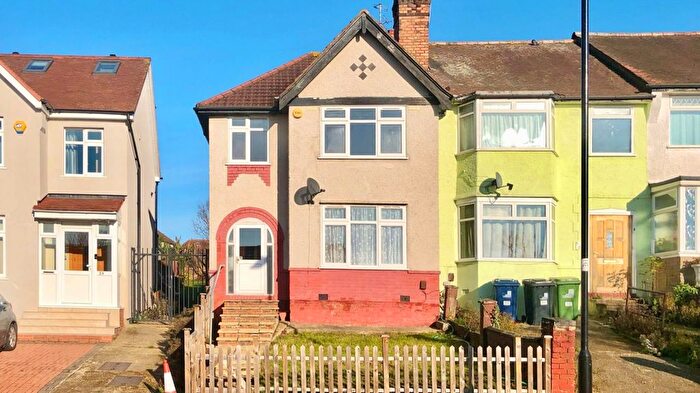 3 Bedroom End Of Terrace House For Sale In Northwood Gardens, Greenford, UB6