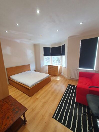 1 Bedroom Flat To Rent In Beresford Road, London, N8