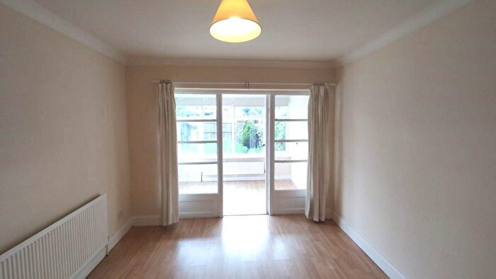 3 Bedroom Semi-Detached House To Rent In Daryngton Drive, Greenford, UB6