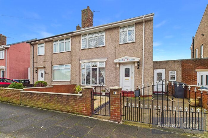 3 Bedroom Semi Detached House For Sale In Dorset Avenue, South Shields, NE34