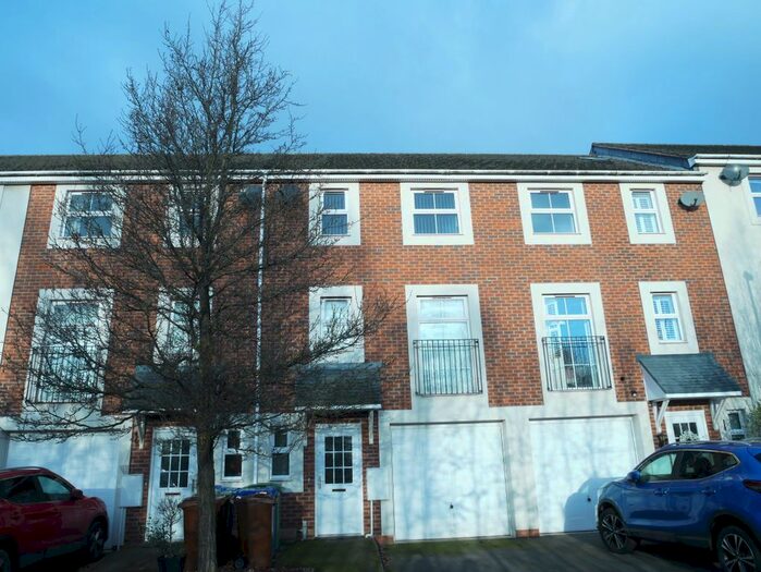 3 Bedroom Town House To Rent In Railway View, Hednesford, Cannock, WS12