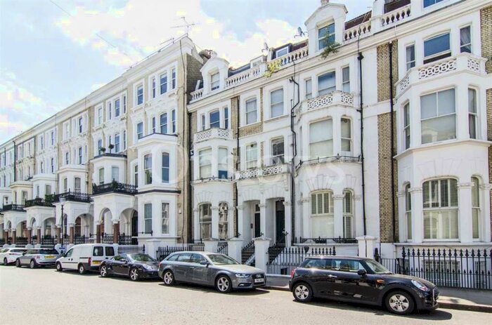 2 Bedroom Apartment To Rent In Coleherne Road, London, SW10