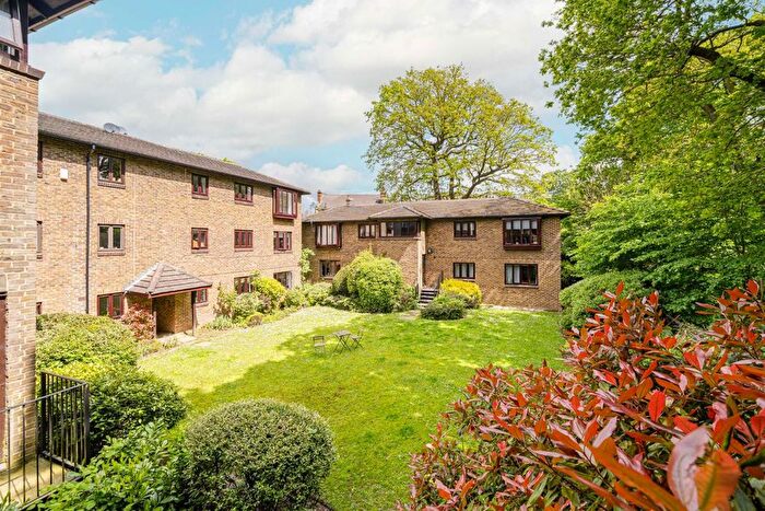 1 Bedroom Flat For Sale In Hillbury Road, London, SW17