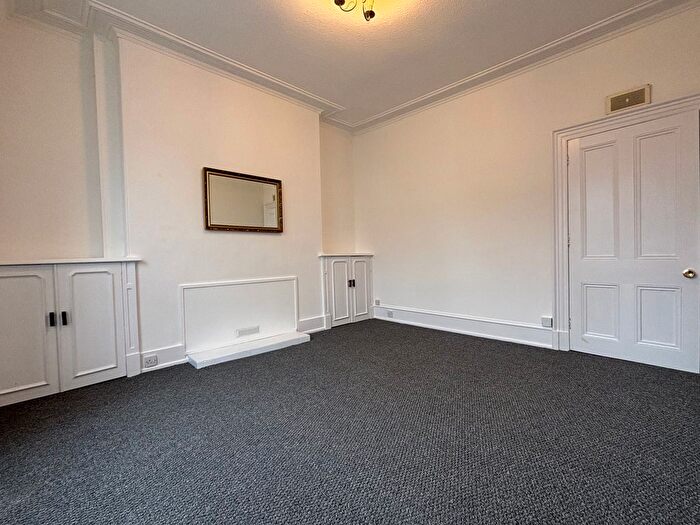 1 Bedroom Flat To Rent In Howburn Place, Aberdeen, AB11