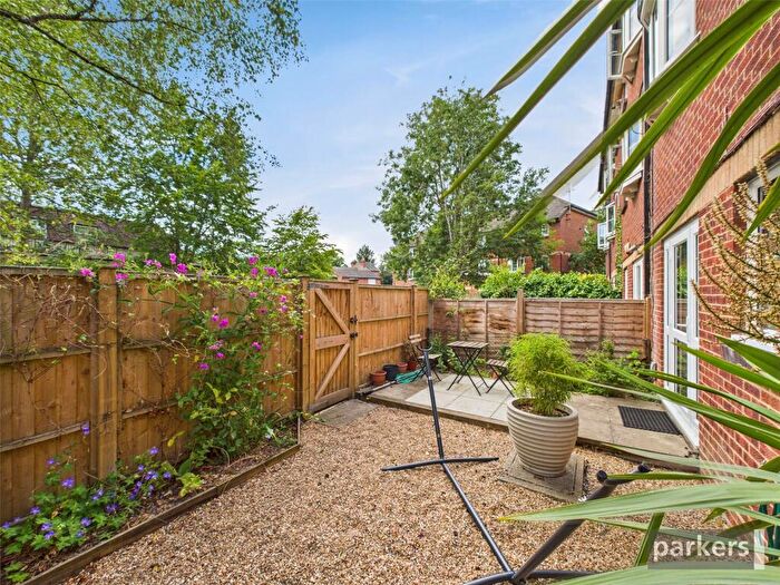 1 Bedroom Apartment For Sale In Muirfield Close, Reading, Berkshire, RG1