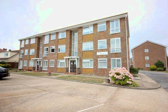 2 Bedroom Flat To Rent In High Marryats, Grove Road, Barton On Sea, BH25