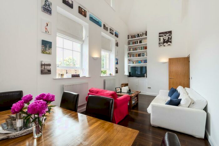 3 Bedroom Apartment To Rent In Ecclesbourne Road London, N1