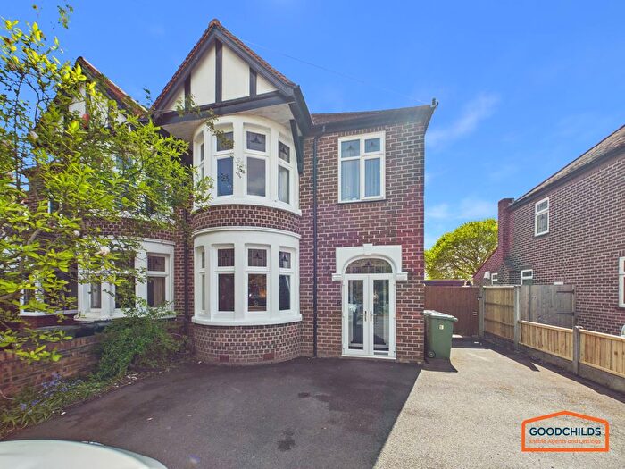 3 Bedroom Semi-Detached House For Sale In Lichfield Road, Pelsall, WS3