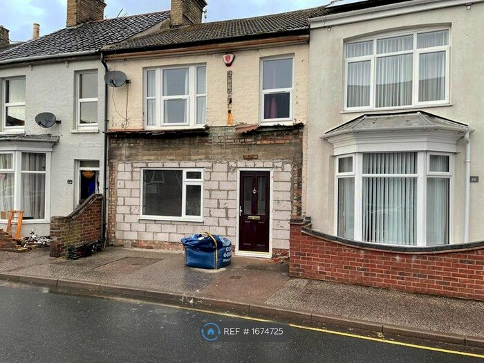1 Bedroom Flat To Rent In Carlton Road, Lowestoft, NR33