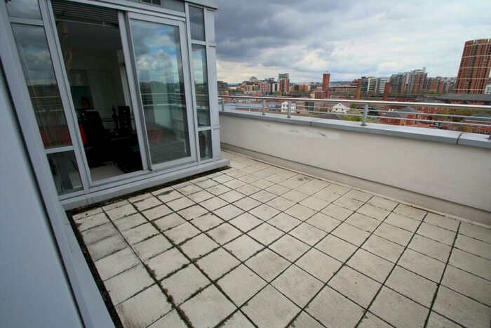 2 Bedroom Flat To Rent In Manor Mills, Ingram Street, Leeds, West Yorkshire, LS11