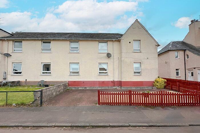 4 Bedroom Flat For Sale In Hillend Crescent, Duntocher, G81