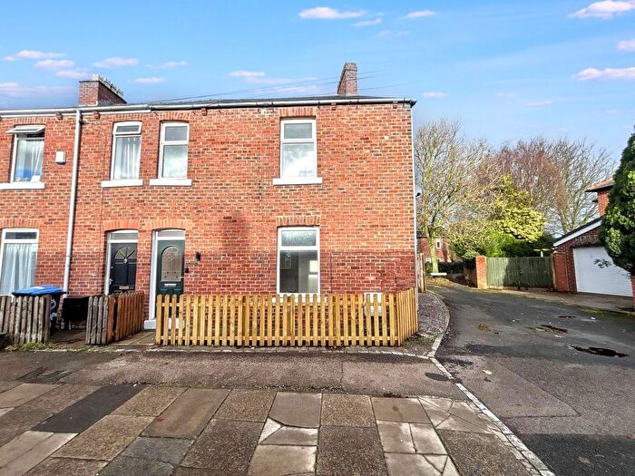 4 Bedroom End Of Terrace House For Sale In Sunderland Road, Gilesgate, Durham, DH1