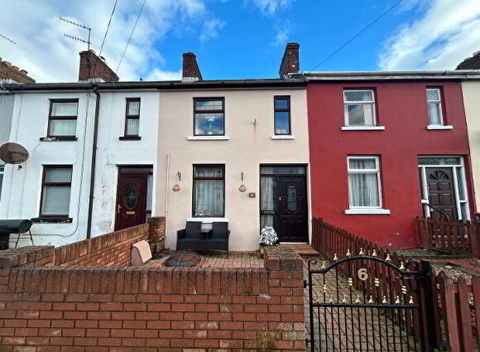 3 Bedroom Mid Terraced House For Sale In Roulston Avenue, L'Derry, BT47