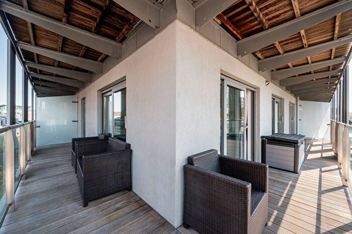 2 Bedroom Flat For Sale In West Carriage House, Woolwich Riverside, London, SE18