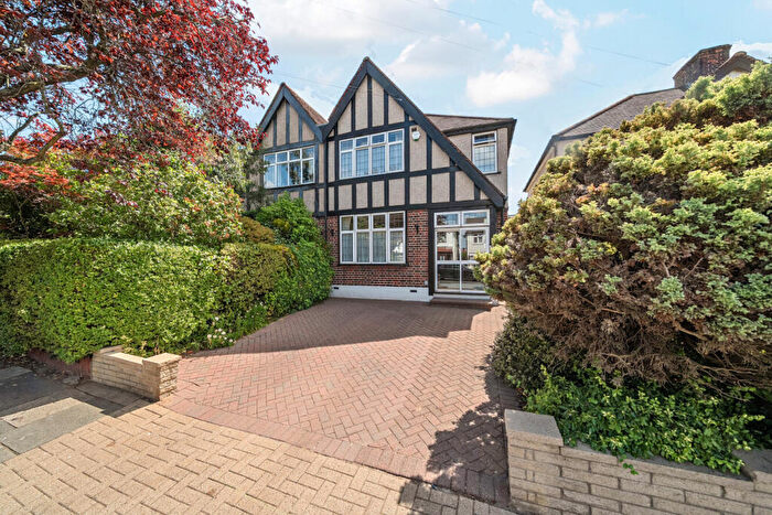 3 Bedroom End Of Terrace House For Sale In Greenway, Chislehurst, BR7