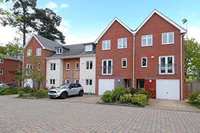 4 Bedroom Terraced House To Rent In Brook Avenue, Ascot, SL5