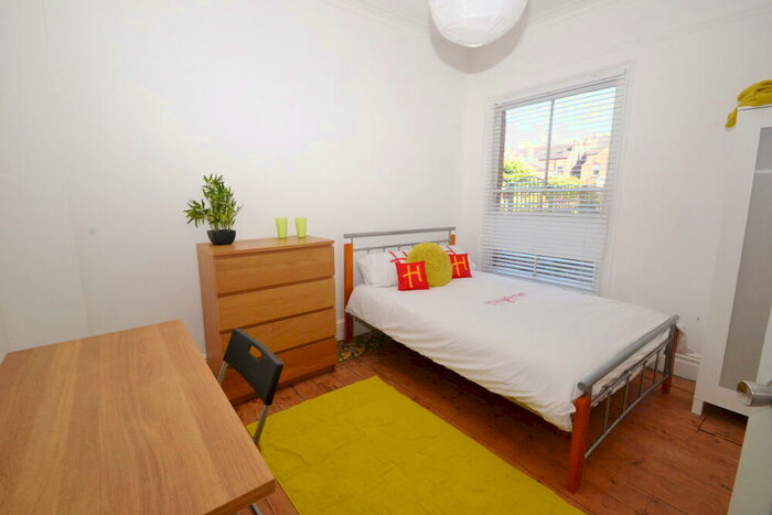 4 Bedroom Semi-Detached House To Rent In North Road, West Bridgford, NG2