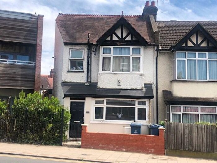 2 Bedroom Flat To Rent In Wealdstone, HA3