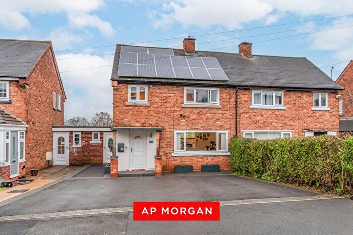 3 Bedroom Semi-Detached House For Sale In Hawthorn Road, Batchley, Redditch, B97