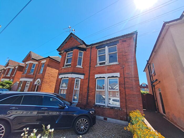 2 Bedroom Flat To Rent In Alma Road, Bournemouth, BH9