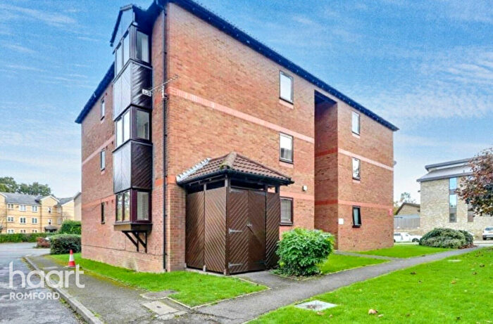1 Bedroom Apartment For Sale In Rushdon Close, Romford, RM1