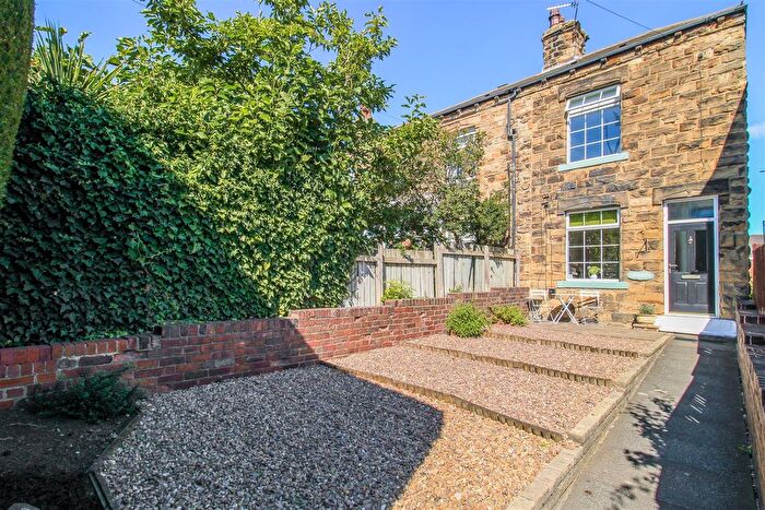 2 Bedroom End Of Terrace House For Sale In New Road, Middlestown, Wakefield, WF4