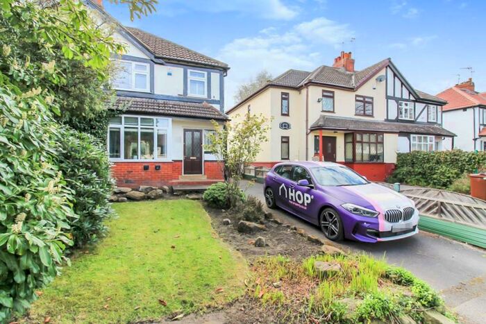 3 Bedroom Semi-Detached House To Rent In Brownberrie Avenue, Horsforth, LS18