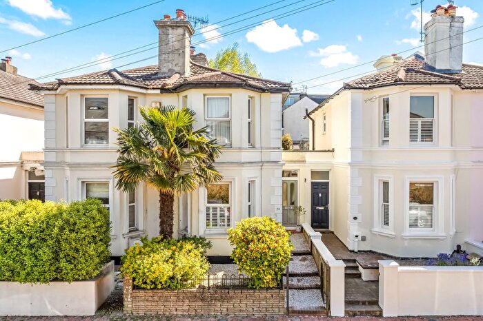 2 Bedroom Semi-detached House For Sale In Albion Road, Tunbridge Wells, TN1