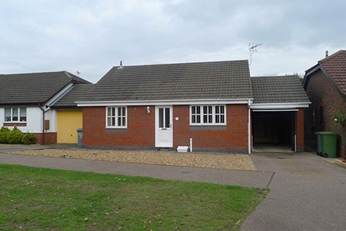 3 Bedroom Bungalow To Rent In Felsham Way, Taverham, Norwich, NR8