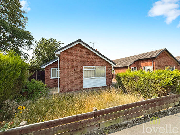 3 Bedroom Detached Bungalow For Sale In Garrick Close, Lincoln, LN5