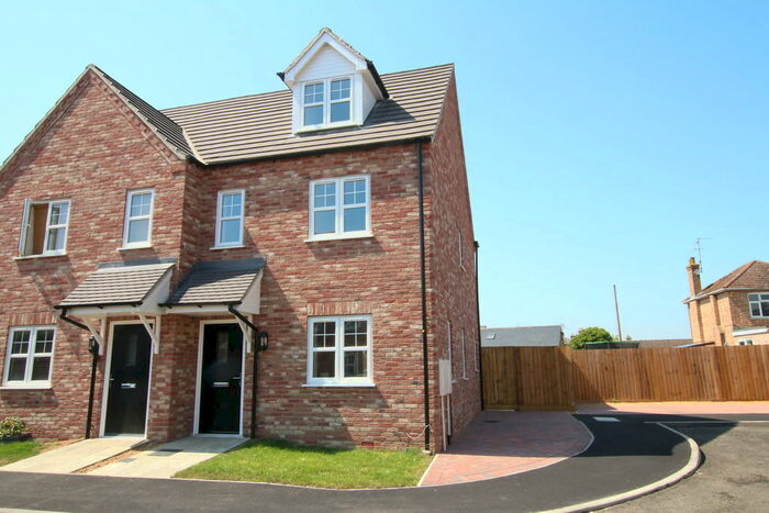 4 Bedroom Semi-Detached House To Rent In Pilgrims Close, March, PE15
